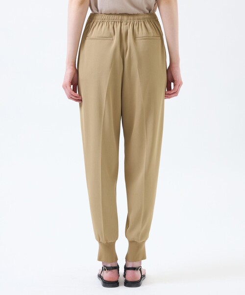 MACKINTOSH PHILOSOPHY（ﾏｯｷﾝﾄｯｼｭ ﾌｨﾛｿﾌｨｰ）の「グロッシーツイルジョグパンツ（その他パンツ・レディース・ダークネイビー/ベージュ・36/38）」の8枚目の写真