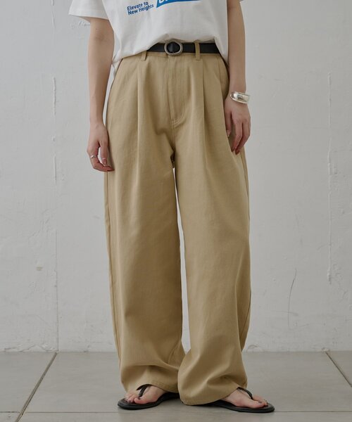 COLONY 2139(コロニートゥーワンスリーナイン)の「【PIKO&LEI企画/WEB限定】2タックコットンツイルストレートパンツ(その他パンツ・レディース・ベージュ/ネイビー/ピンク/ブラック/アイボリー・MEDIUM/SMALL)」の6枚目の写真