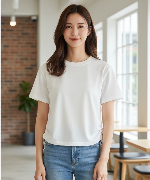 BY THE BAY(バイザベイ)の「【サイドドロスト・こなれ感】サイドドローストリングコード付き半袖Tシャツ 総丈55cm・2色展開 大人カジュアル スタイルアップ(Tシャツ/カットソー・レディース・ホワイト/ブラック・FREE)」の3枚目の写真