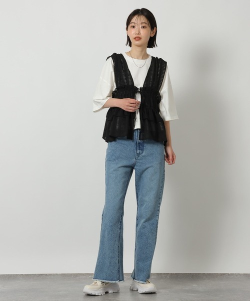 LAKOLE（ラコレ）の「刺繍ロゴクロップドＴ / 753511（Tシャツ/カットソー・レディース・オフホワイト/チャコール/オレンジ・FREE）」の4枚目の写真