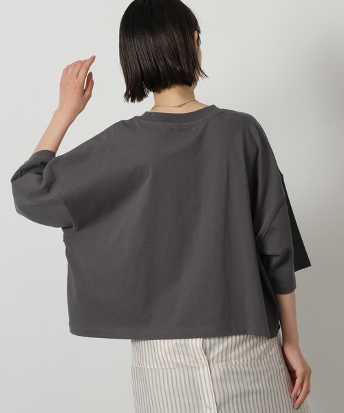 LAKOLE（ラコレ）の「刺繍ロゴクロップドＴ / 753511（Tシャツ/カットソー・レディース・オフホワイト/チャコール/オレンジ・FREE）」の11枚目の写真