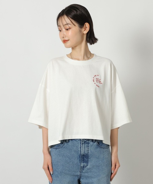 LAKOLE（ラコレ）の「刺繍ロゴクロップドＴ / 753511（Tシャツ/カットソー・レディース・オフホワイト/チャコール/オレンジ・FREE）」の13枚目の写真