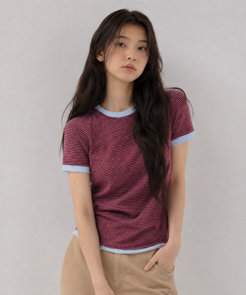 SAYUU(サユ)の「アンバランスストライプ配色Tシャツレッド(Tシャツ/カットソー・レディース・レッド・FREE)」の2枚目の写真