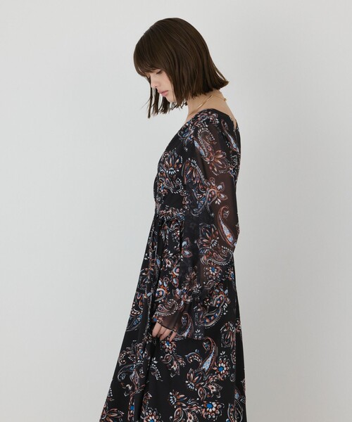 GRACE CONTINENTAL(グレースコンチネンタル)の「ペイズリーカシュクールワンピース(ワンピース・レディース・ブラック/ベージュ・36/38)」の7枚目の写真