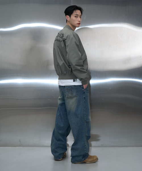 PITCHBLACK（ピッチブラック）の「POCKET EMBLEM PARASUIT WIDE DENIM (WASHED BLUE)（デニムパンツ・メンズ・その他・MEDIUM/LARGE/X-LARGE）」の2枚目の写真