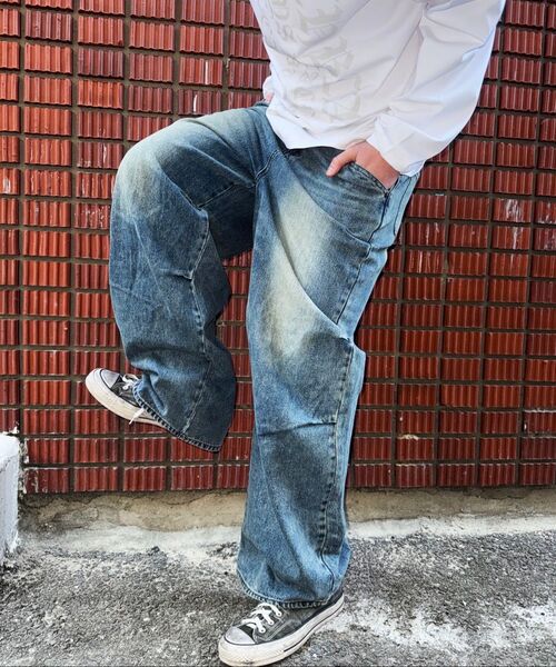 PITCHBLACK（ピッチブラック）の「POCKET EMBLEM PARASUIT WIDE DENIM (WASHED BLUE)（デニムパンツ・メンズ・その他・MEDIUM/LARGE/X-LARGE）」の6枚目の写真
