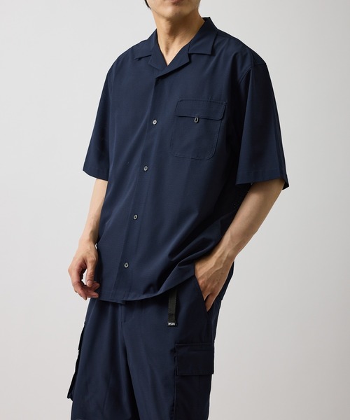 le cercle ADAM ET ROPE'(ルセルクルアダムエロペ)の「ロフトエアハーフスリーブシャツ/セットアップ対応/接触冷感/UVケア(シャツ/ブラウス・メンズ・ブラック/ネイビー/ライトグレー/ダークブラウン・LL/M/S/L)」の4枚目の写真