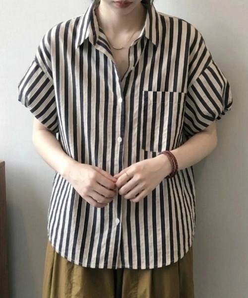 HAILY(ヘイリー)の「ストライプ柄パフスリーブシャツ(シャツ/ブラウス・レディース・ブラック/グリーン・FREE)」の10枚目の写真