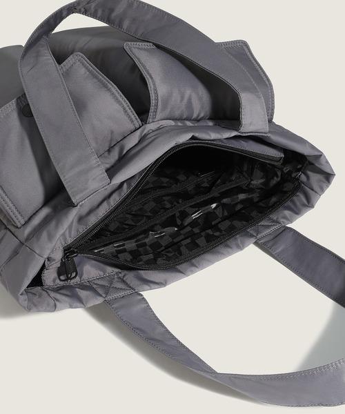 VANS(バンズ)の「LAWLER トートバッグ / Lawler Tote Asphalt VN000T611O71(トートバッグ・メンズ・ブラック・ONE SIZE)」の4枚目の写真