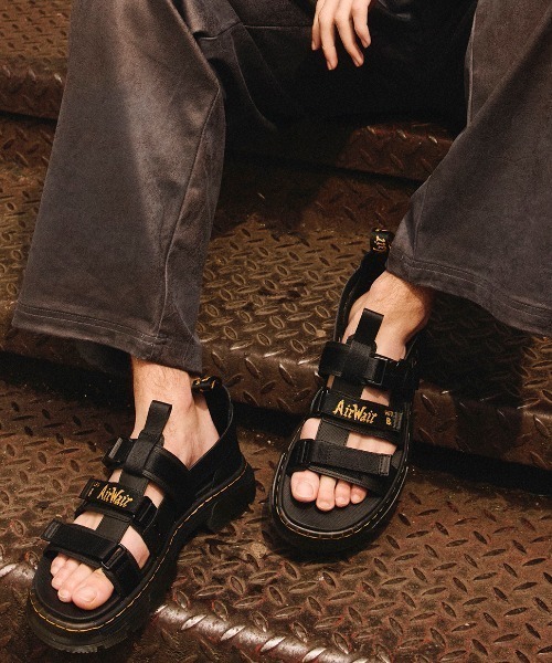 Dr. MARTENS PEARSON MULTI-STRAP SANDAL（ドクターマーチン マルチ