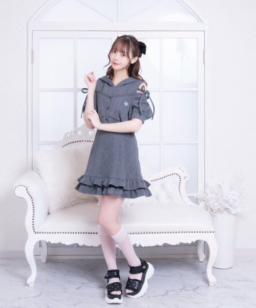 LAFARY(ラファリー)の「エンブレムロゴパーカーワンピ(ワンピース・レディース・アイボリー/ベージュ/チャコールグレー・FREE)」の18枚目の写真