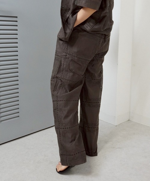 gossara(ゴサラ)の「【自然と目を引くデザイン】総針刺繍ルーズパンツ(その他パンツ・レディース・ブラック/オフホワイト/ブラウン・FREE)」の13枚目の写真