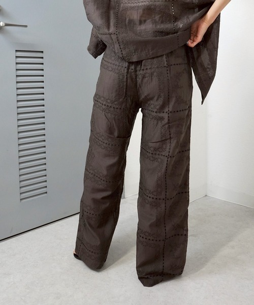 gossara(ゴサラ)の「【自然と目を引くデザイン】総針刺繍ルーズパンツ(その他パンツ・レディース・ブラック/オフホワイト/ブラウン・FREE)」の14枚目の写真