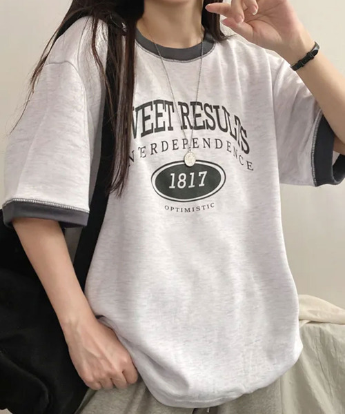 VIVID LADY(ビビッドレディー)の「カレッジロゴ バイカラー 半袖Tシャツ(Tシャツ/カットソー・レディース・ライトグレー/ネイビー/ワイン・FREE)」の2枚目の写真