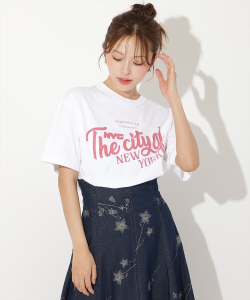 AND COUTURE(アンドクチュール)の「オーバーサイズロゴ Tシャツ(Tシャツ/カットソー・レディース・オフホワイト/ホワイト系その他・FREE)」の9枚目の写真