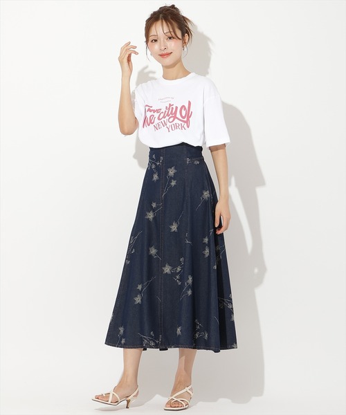 AND COUTURE(アンドクチュール)の「オーバーサイズロゴ Tシャツ(Tシャツ/カットソー・レディース・オフホワイト/ホワイト系その他・FREE)」の11枚目の写真