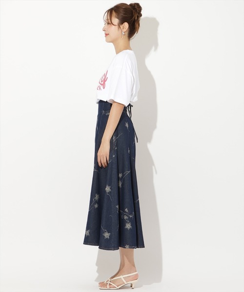 AND COUTURE(アンドクチュール)の「オーバーサイズロゴ Tシャツ(Tシャツ/カットソー・レディース・オフホワイト/ホワイト系その他・FREE)」の12枚目の写真