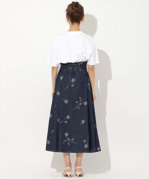 AND COUTURE(アンドクチュール)の「オーバーサイズロゴ Tシャツ(Tシャツ/カットソー・レディース・オフホワイト/ホワイト系その他・FREE)」の13枚目の写真