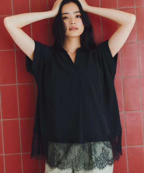 THE SHOP TK (ザ ショップ ティーケー )の「【ひんやり/体型カバー】裾レース切り替え スキッパーシャツ(シャツ/ブラウス・レディース・ブラック/ダークブラウン/オフホワイト・12/13)」の1枚目の写真