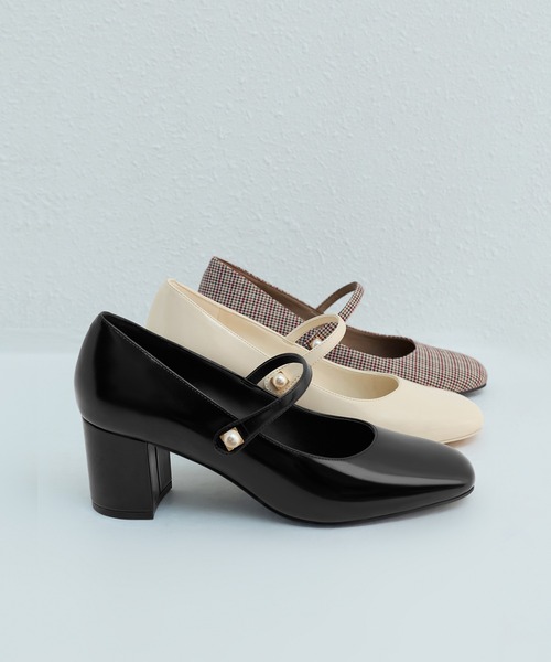CHARLES & KEITH(チャールズ & キース)の「Marie マリー パール メリージェーン パンプス(パンプス・レディース・ブラック系その他7/クリーム/マルチ・25.5cm/23.5cm/23cm/22.5cm/24.5cm/25cm)」の6枚目の写真