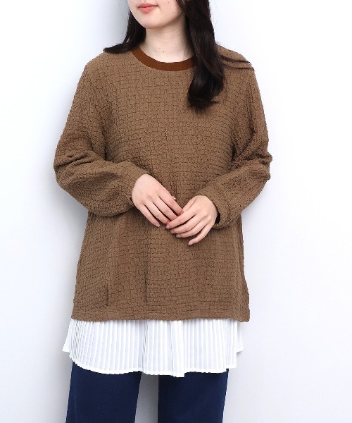 MB mint breeze(エムビーミントブリーズ)の「【L~6L 大きいサイズ】タックヘムプルオーバー(Tシャツ/カットソー・レディース・レッド/ブラック/ブラウン・5L/4L/3L/LL/6L)」の2枚目の写真