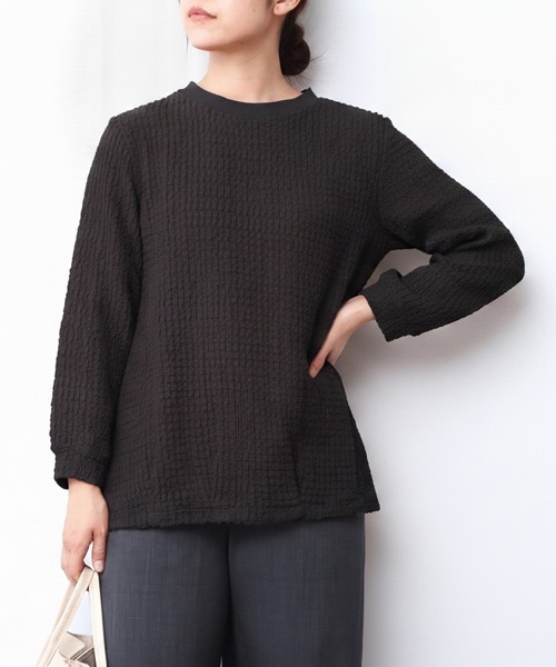 MB mint breeze(エムビーミントブリーズ)の「【L~6L 大きいサイズ】タックヘムプルオーバー(Tシャツ/カットソー・レディース・レッド/ブラック/ブラウン・5L/4L/3L/LL/6L)」の1枚目の写真