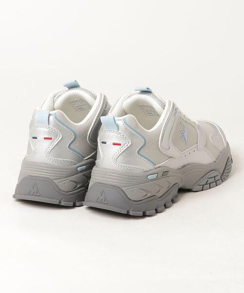 le coq sportif（ルコックスポルティフ）の「LCS バスク IV  /  LCS BASQUE IV（スニーカー・メンズ・ホワイト×ネイビー/ベージュ/シルバー×ブルー・22.5cm/23.0cm/23.5cm/24.0cm/24.5cm/25.0cm/25.5cm/26.0cm/26.5cm/27.0cm/27.5cm/28.0cm）」の4枚目の写真