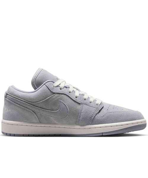 JORDAN BRAND(ジョーダンブランド)の「エア ジョーダン 1 LOW SE ウィメンズシューズ / Air Jordan 1 Low SE Women's Shoes IW0819-498 Obsidian Mist(スニーカー・レディース・ブルーグレー・22/24/26/25.5/24.5/23.5/22.5/23/25)」の10枚目の写真