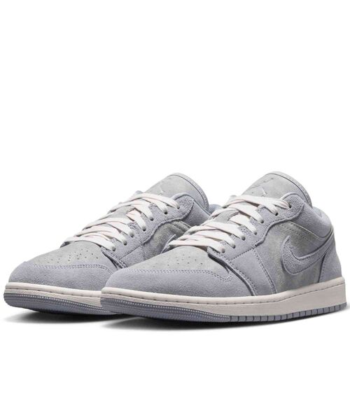 JORDAN BRAND(ジョーダンブランド)の「エア ジョーダン 1 LOW SE ウィメンズシューズ / Air Jordan 1 Low SE Women's Shoes IW0819-498 Obsidian Mist(スニーカー・レディース・ブルーグレー・22/24/26/25.5/24.5/23.5/22.5/23/25)」の8枚目の写真