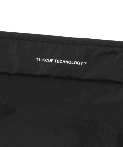 HUF（ハフ）の「huf eightynine MID SHOULDER BAG（ショルダーバッグ・メンズ・ブラック/マスタード・O/S）」の9枚目の写真