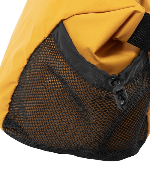 HUF（ハフ）の「huf eightynine MID SHOULDER BAG（ショルダーバッグ・メンズ・ブラック/マスタード・O/S）」の14枚目の写真