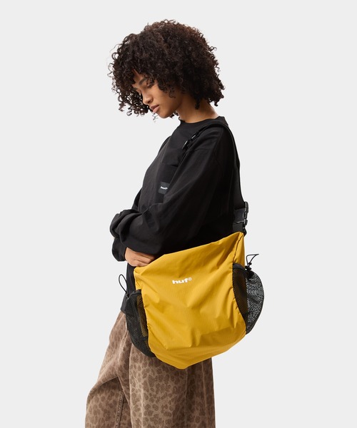 HUF（ハフ）の「huf eightynine MID SHOULDER BAG（ショルダーバッグ・メンズ・ブラック/マスタード・O/S）」の19枚目の写真