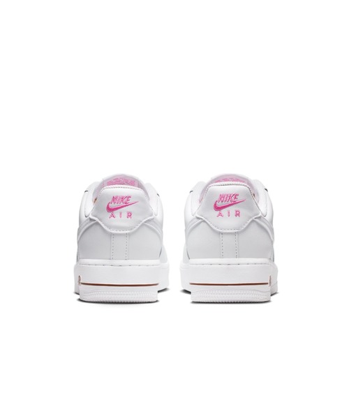 NIKE（ナイキ）の「NIKE/ナイキ WS ｴｱ ﾌｫｰｽ 1 07 SE（スニーカー・レディース・ホワイト×ピンク・22cm/23.5cm/23cm/22.5cm/25cm/24.5cm/24cm）」の2枚目の写真