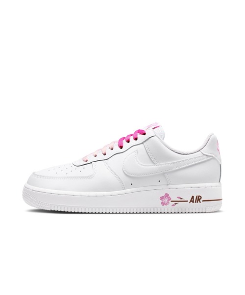 NIKE（ナイキ）の「NIKE/ナイキ WS ｴｱ ﾌｫｰｽ 1 07 SE（スニーカー・レディース・ホワイト×ピンク・22cm/23.5cm/23cm/22.5cm/25cm/24.5cm/24cm）」の4枚目の写真