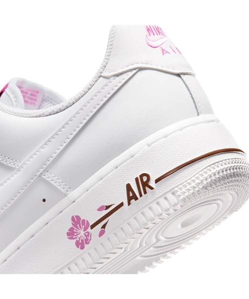 NIKE（ナイキ）の「NIKE/ナイキ WS ｴｱ ﾌｫｰｽ 1 07 SE（スニーカー・レディース・ホワイト×ピンク・22cm/23.5cm/23cm/22.5cm/25cm/24.5cm/24cm）」の10枚目の写真
