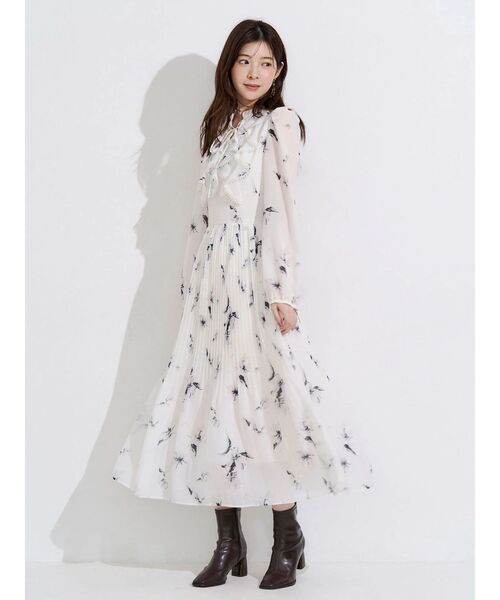 MERCURYDUO(マーキュリーデュオ)の「フラワーラッフルプリーツワンピース(ワンピース・レディース・ラベンダー/オフホワイト・MEDIUM/SMALL)」の1枚目の写真