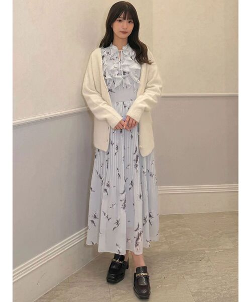 MERCURYDUO(マーキュリーデュオ)の「フラワーラッフルプリーツワンピース(ワンピース・レディース・ラベンダー/オフホワイト・MEDIUM/SMALL)」の15枚目の写真