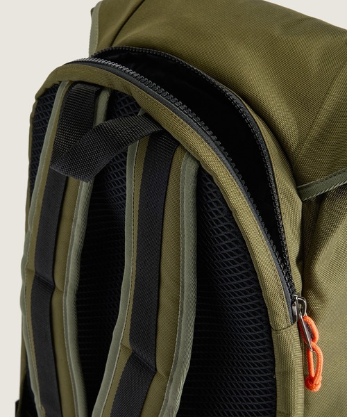 VANS(バンズ)の「SCURRY バックパック / Scurry Rucksack Mossy Olive VN000STYFR11(バックパック/リュック・メンズ・カーキ・ONE SIZE)」の5枚目の写真