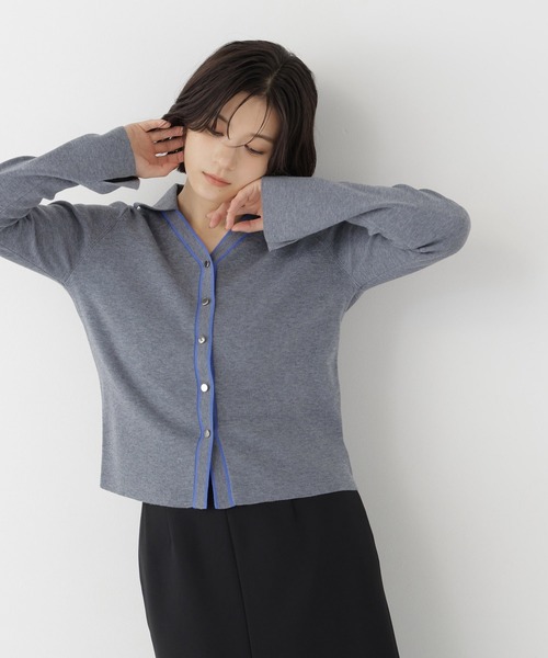 NATURAL BEAUTY BASIC(ナチュラルビューティーベーシック)の「バイカラーライン襟付ニットカーディガン(カーディガン/ボレロ・レディース・グレー系その他/ホワイト系その他/ネイビー系・FREE)」の12枚目の写真