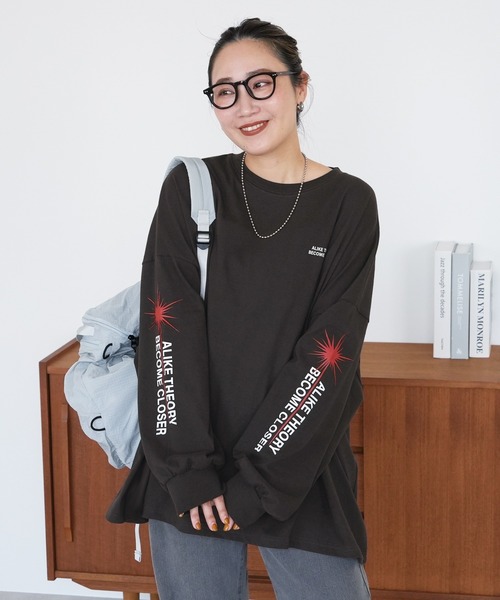 reca(レカ)の「袖ロゴロングTシャツ(Tシャツ/カットソー・レディース・チャコール/オフホワイト・FREE)」の2枚目の写真