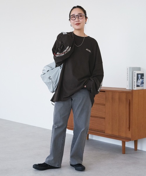 reca(レカ)の「袖ロゴロングTシャツ(Tシャツ/カットソー・レディース・チャコール/オフホワイト・FREE)」の4枚目の写真