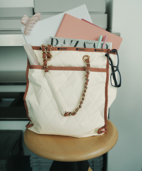 LeSportsac（レスポートサック）の「CHAIN N/S TOTE ムーンリットサンド（トートバッグ・レディース・ホワイト・FREE）」の7枚目の写真