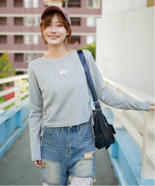 GORGE(ゴージ)の「サイドシャーリングドロスト シリコンロゴトップス|全3色(Tシャツ/カットソー・レディース・杢グレー/ブラック/ボルドー・F)」の4枚目の写真