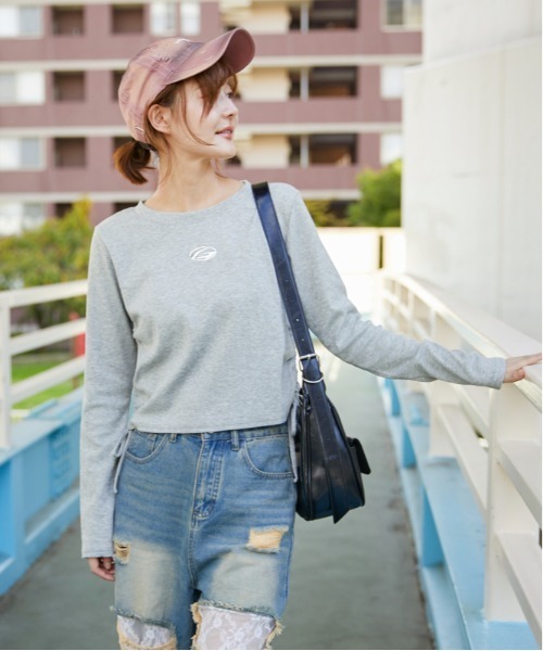 GORGE(ゴージ)の「サイドシャーリングドロスト シリコンロゴトップス|全3色(Tシャツ/カットソー・レディース・杢グレー/ブラック/ボルドー・F)」の5枚目の写真