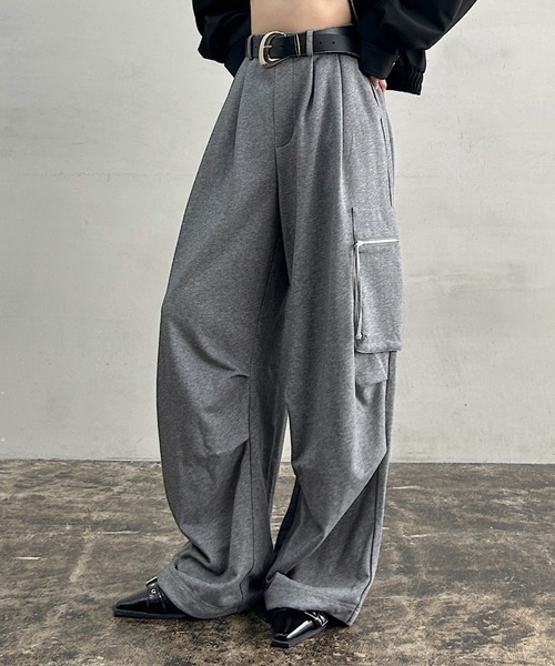 PAGEBOY(ページボーイ)の「ZIPタックカーゴスウェットパンツ【ドローコード付き/シルエット変化可能】(スウェットパンツ・レディース・グレー/ブラック/レッド・FREE)」の2枚目の写真