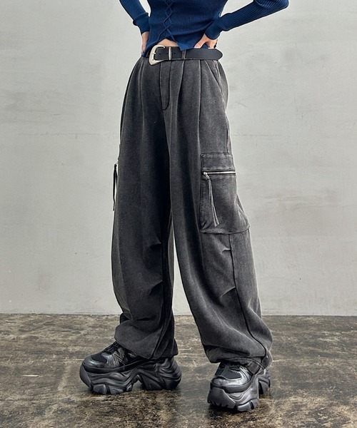 PAGEBOY(ページボーイ)の「ZIPタックカーゴスウェットパンツ【ドローコード付き/シルエット変化可能】(スウェットパンツ・レディース・グレー/ブラック/レッド・FREE)」の8枚目の写真
