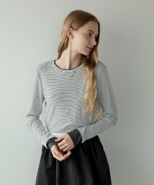 DONOBAN(ドノバン)の「【1枚でこなれ感のあるレイヤードスタイルが完成】【pufe】レイヤード ロングTee ロンT レディース 長袖 Tシャツ カットソー トップス フェイクレイヤード 重ね着風 配色 バイカラー ボーダー 無地 クルーネック 薄手 ストレッチ ロングスリーブ 春 秋 冬 美シルエット 柔らかい 肌触り pufe ピュフェ(Tシャツ/カットソー・レディース・ホワイト/ブラウン/グレー/レッド・ONE SIZE)」の21枚目の写真