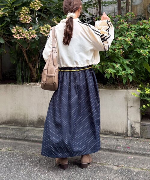 w closet(ダブルクローゼット)の「2WAYシャーリングキャミワンピース(ワンピース・レディース・ブルー/ネイビー・SMALL/MEDIUM)」の10枚目の写真