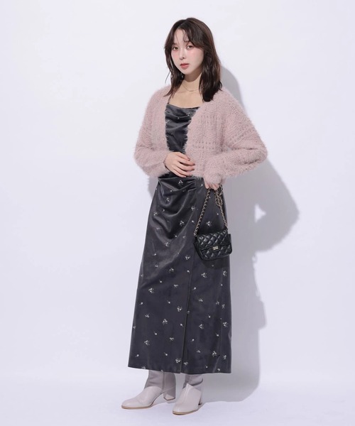Mystrada(マイストラーダ)の「ベロア刺繍キャミワンピース(ワンピース・レディース・チャコールグレー/モカ・38/36)」の16枚目の写真