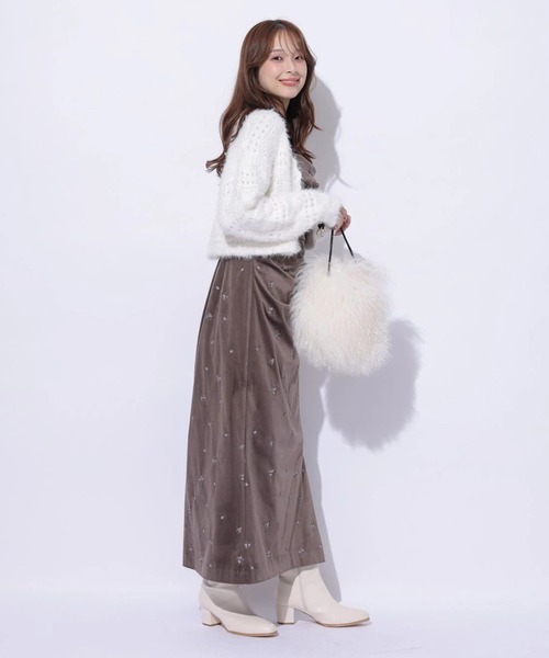 Mystrada(マイストラーダ)の「ベロア刺繍キャミワンピース(ワンピース・レディース・チャコールグレー/モカ・38/36)」の8枚目の写真